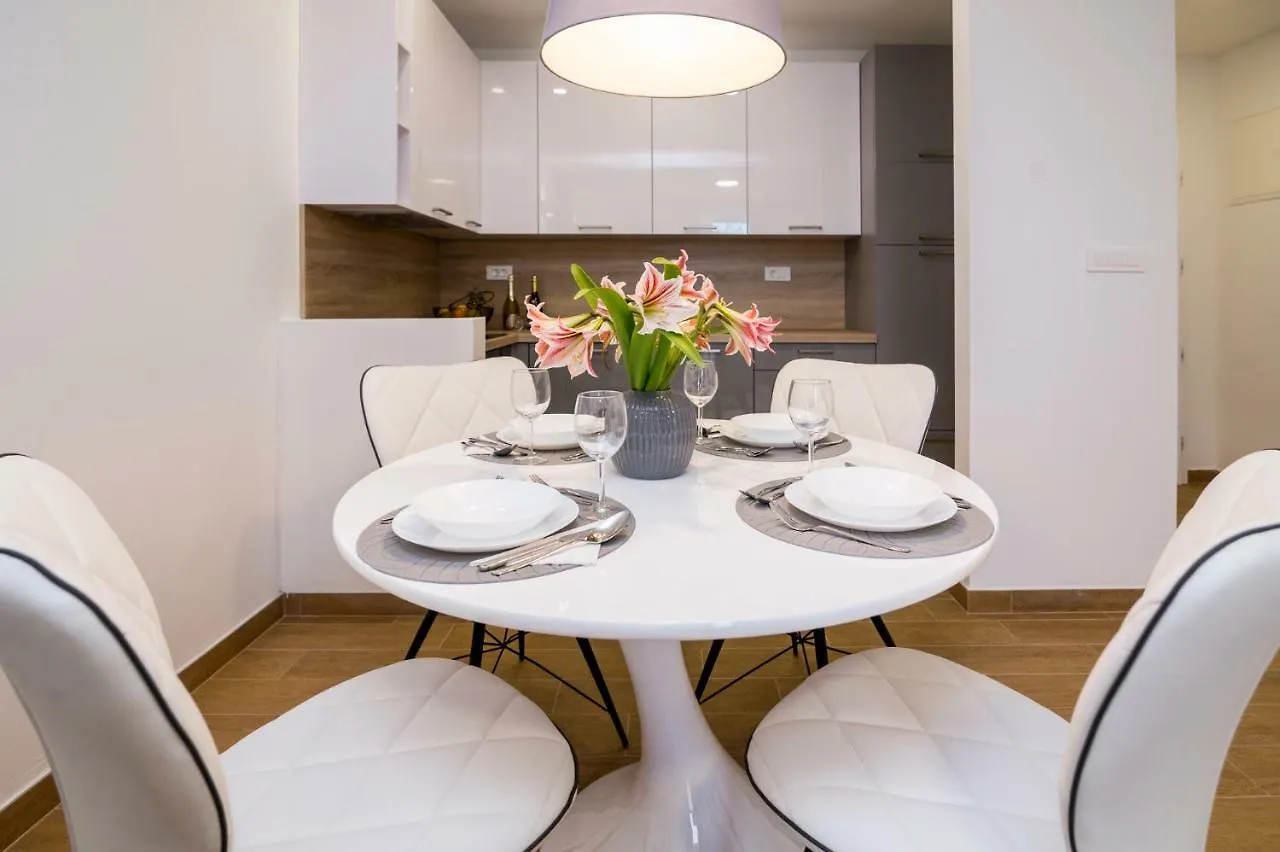 Fk Apartments Pakostane