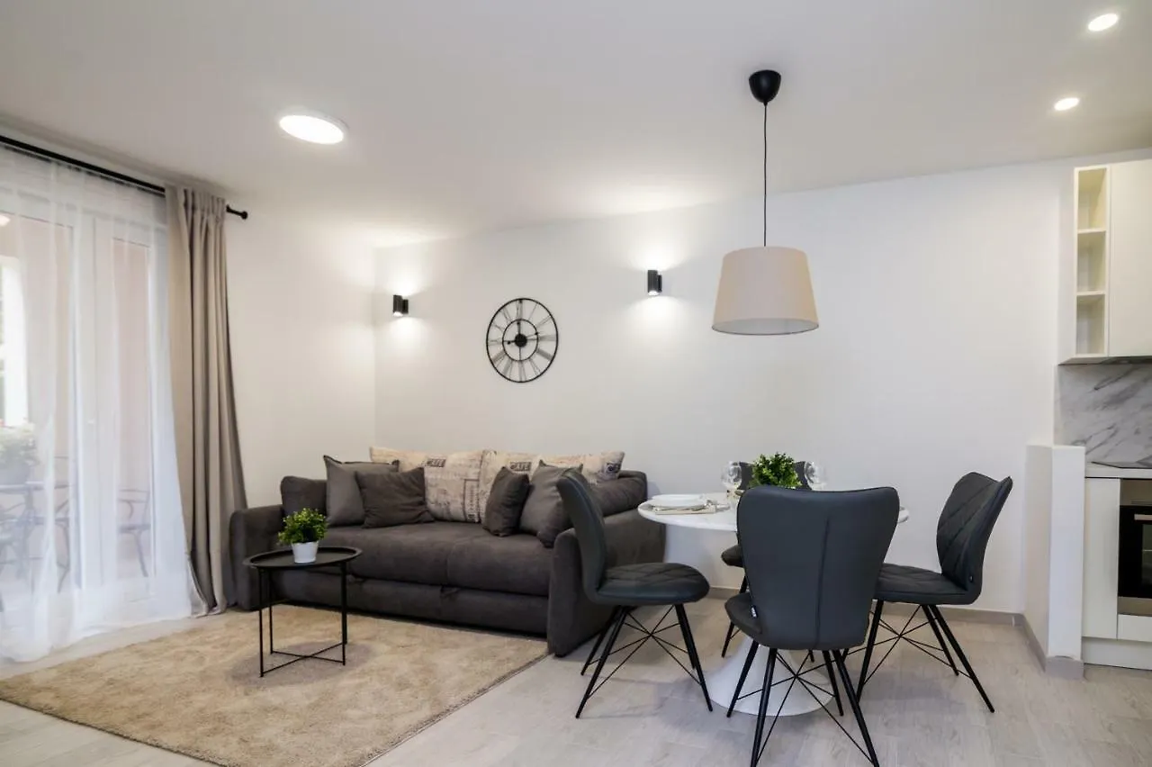 Fk Apartments Pakostane