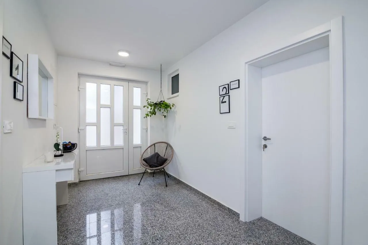 Fk Apartments Pakostane